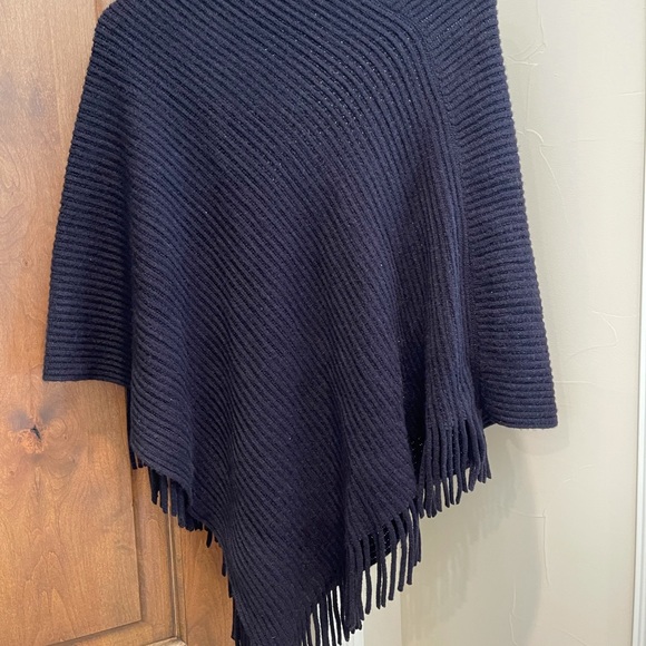Black poncho sweater NWOT - Picture 4 of 5